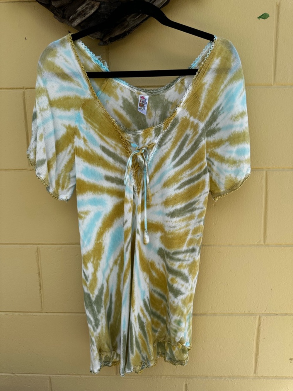 India Boutique Olive and Yellow Tie-Dye Label Detail
